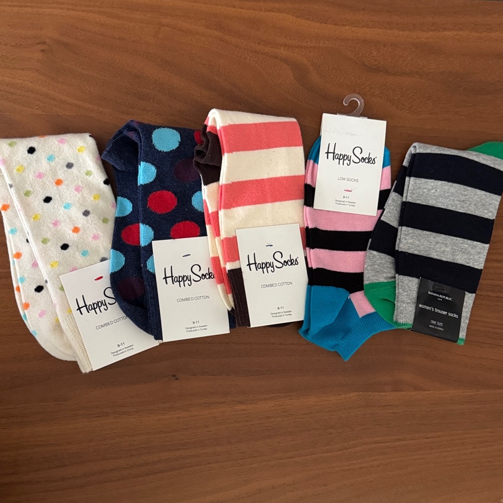 Assortment of 4 Happy Socks + 1 Banana Republic Sock
